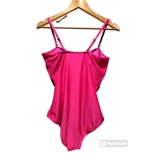 Large Hot Pink One Piece Swimsuit 🩱 Vacation Beach Summer - Picture 2 of 8
